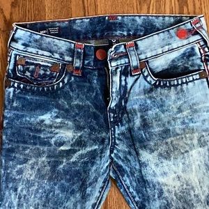 True region acid wash denim!